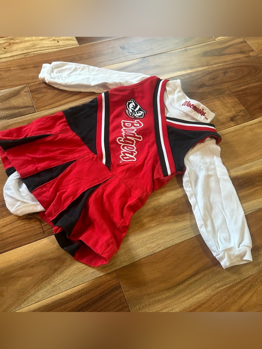 Vintage y2K Wisconsin Badgers Toddler Cheerleader 2-Piece Set. Size 18 months